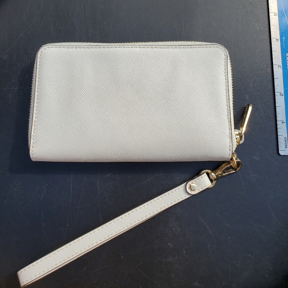 Micheal Kors continental wallet - Picture 5 of 12
